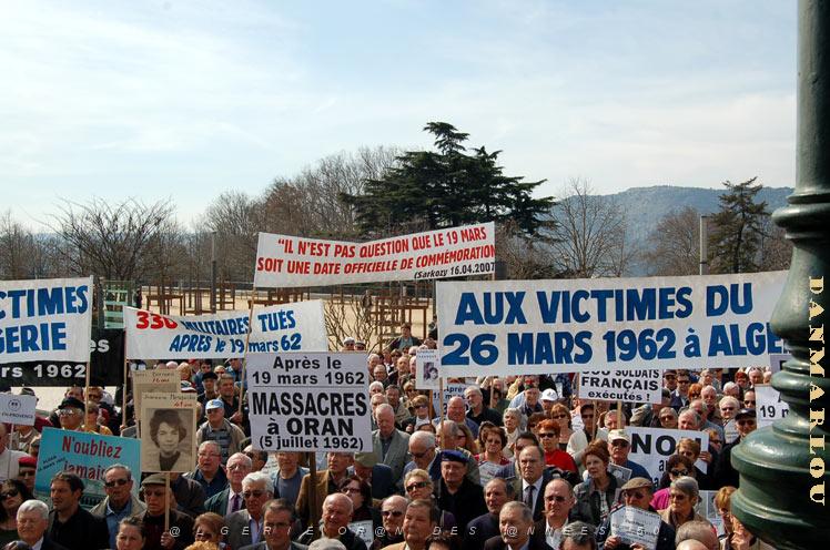 HC007 Foule8.jpg